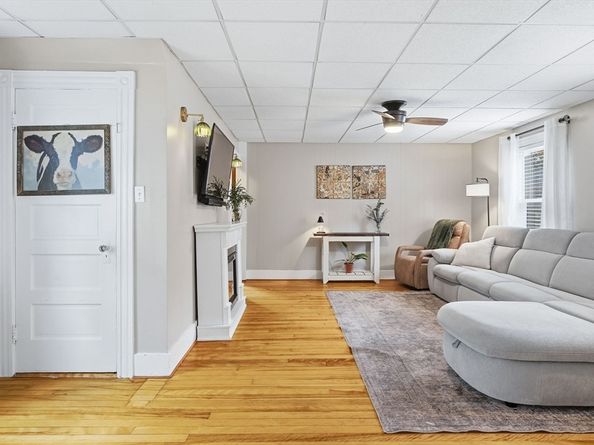 15 Anderson Ave, Worcester MA 01604