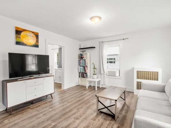 98 Myrtle, Rockland MA 02370