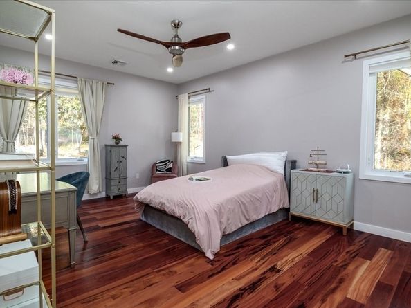 145 W River Street, Upton MA 01568