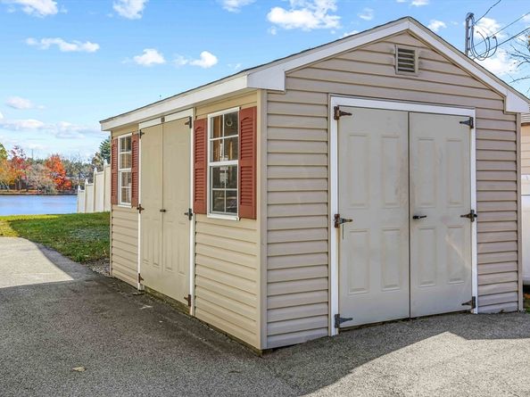 26 Cedar Lake Dr, Sturbridge MA 01566