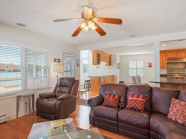 26 Cedar Lake Dr, Sturbridge MA 01566