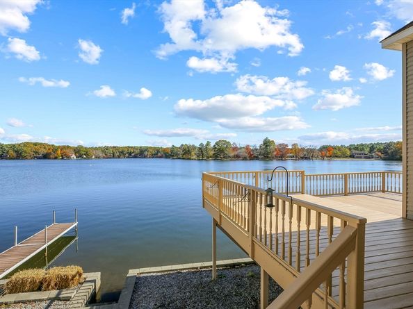 26 Cedar Lake Dr, Sturbridge MA 01566