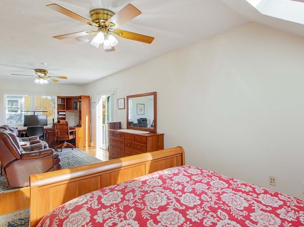 26 Cedar Lake Dr, Sturbridge MA 01566