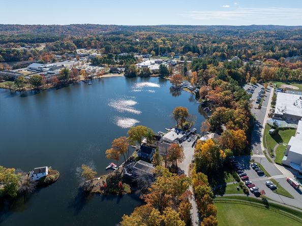 26 Cedar Lake Dr, Sturbridge MA 01566