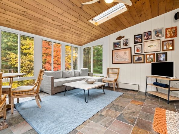 45 Thistle Road, North Andover MA 01845