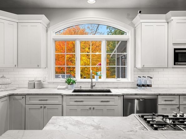 45 Thistle Road, North Andover MA 01845