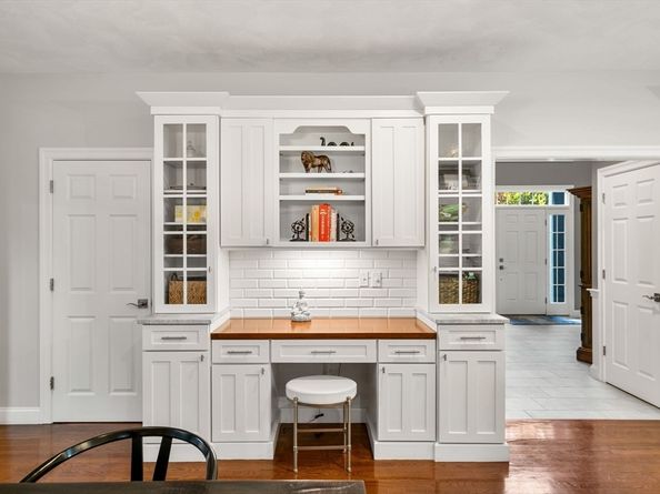 45 Thistle Road, North Andover MA 01845