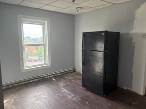 93 Austin St, Worcester MA 01609