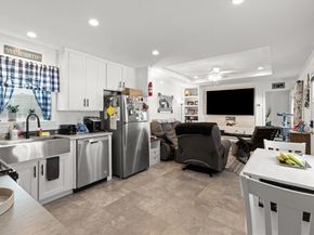 161 Newbury St 32, Peabody MA 01960