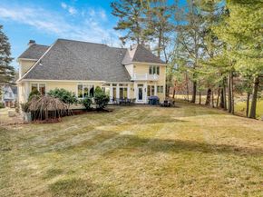 4 Andover Country Club Ln, Andover MA 01810