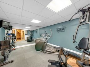 4 Andover Country Club Ln, Andover MA 01810