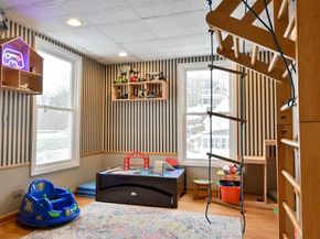 60 Roy St, Swampscott MA 01907