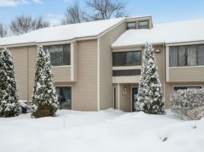 6 Thayer Pond Drive 11, Oxford MA 01537