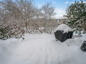 6 Thayer Pond Drive 11, Oxford MA 01537