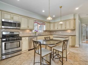 216-220 Newtonville Ave 218, Newton MA 02460