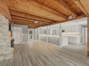 98 Walnut St, Halifax MA 02338