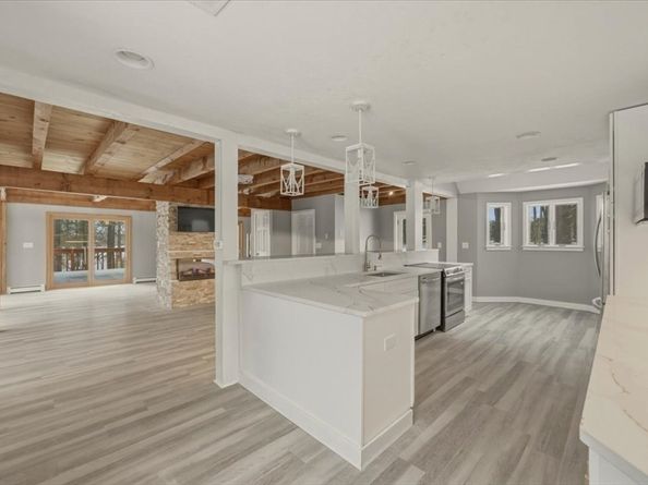 98 Walnut St, Halifax MA 02338