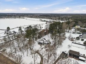 98 Walnut St, Halifax MA 02338