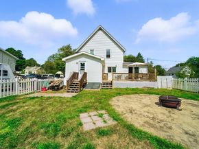 27 Clifton St, Fitchburg MA 01420