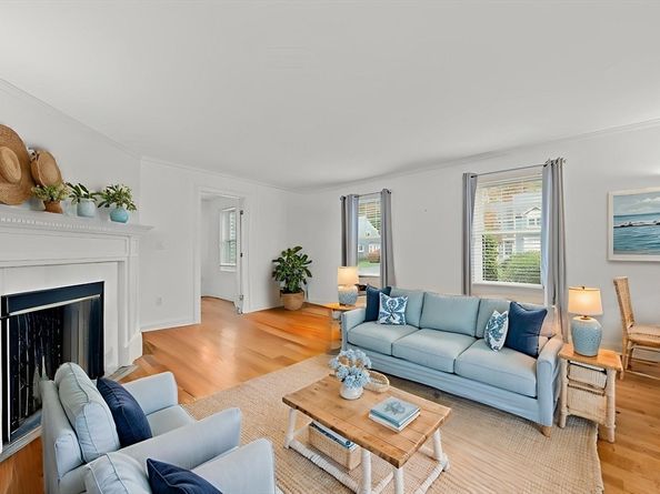 58 Bay Farm Rd 58, Duxbury MA 02332
