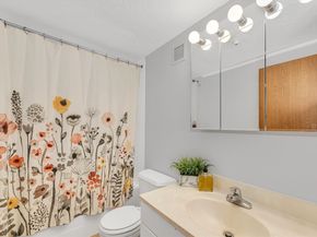 175 Quincy Shore Dr B23, Quincy MA 02171