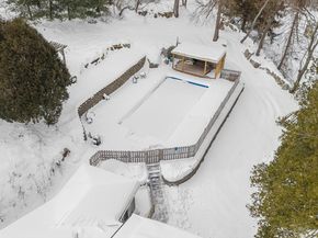 79 High St, Uxbridge MA 01569