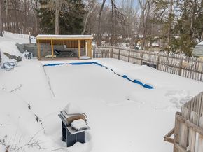 79 High St, Uxbridge MA 01569