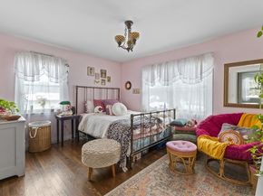 79 High St, Uxbridge MA 01569