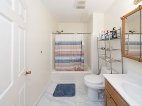 35 Houghton St, Worcester MA 01604