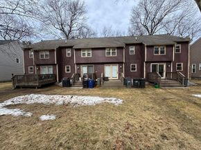 139 Wellman Ave 139, Chelmsford MA 01863