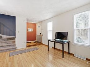 139 Wellman Ave 139, Chelmsford MA 01863