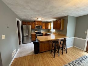 139 Wellman Ave 139, Chelmsford MA 01863