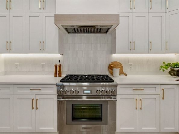 71 Cloverdale 1, Newton MA 02461