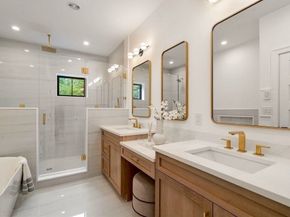 71 Cloverdale 1, Newton MA 02461
