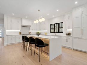 71 Cloverdale 1, Newton MA 02461