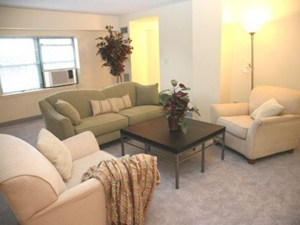 108 Peterborough St. 4F, Boston MA 02215