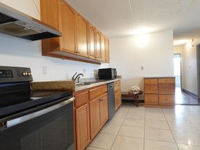 37 Skyline Dr 11, Braintree MA 02184