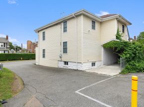 38-1/2 Ellsworth Rd, Peabody MA 01960