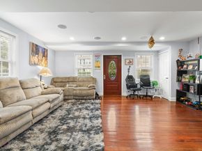 38-1/2 Ellsworth Rd, Peabody MA 01960