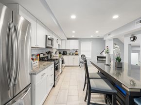 38-1/2 Ellsworth Rd, Peabody MA 01960