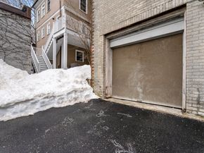 101 Winthrop Rd 1, Brookline MA 02445