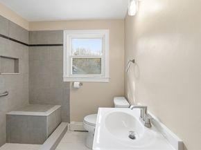 542 Oak Hill Rd, Fitchburg MA 01420