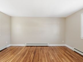 542 Oak Hill Rd, Fitchburg MA 01420