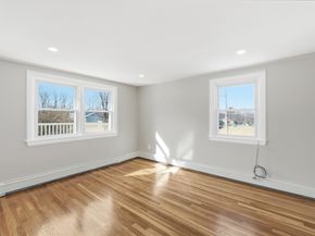 542 Oak Hill Rd, Fitchburg MA 01420