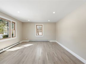 542 Oak Hill Rd, Fitchburg MA 01420