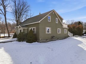 542 Oak Hill Rd, Fitchburg MA 01420