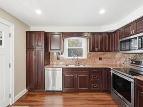 542 Oak Hill Rd, Fitchburg MA 01420