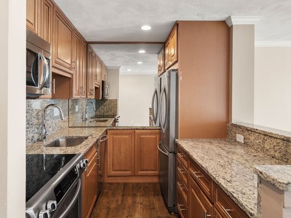 247 Washington Ave 10, Winthrop MA 02152