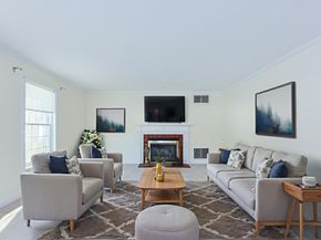 17 Quisset Brook 17, Milton MA 02186