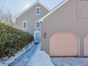 17 Quisset Brook 17, Milton MA 02186